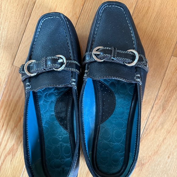 Elegant Black Loafers for Women - Picture 1 of 4